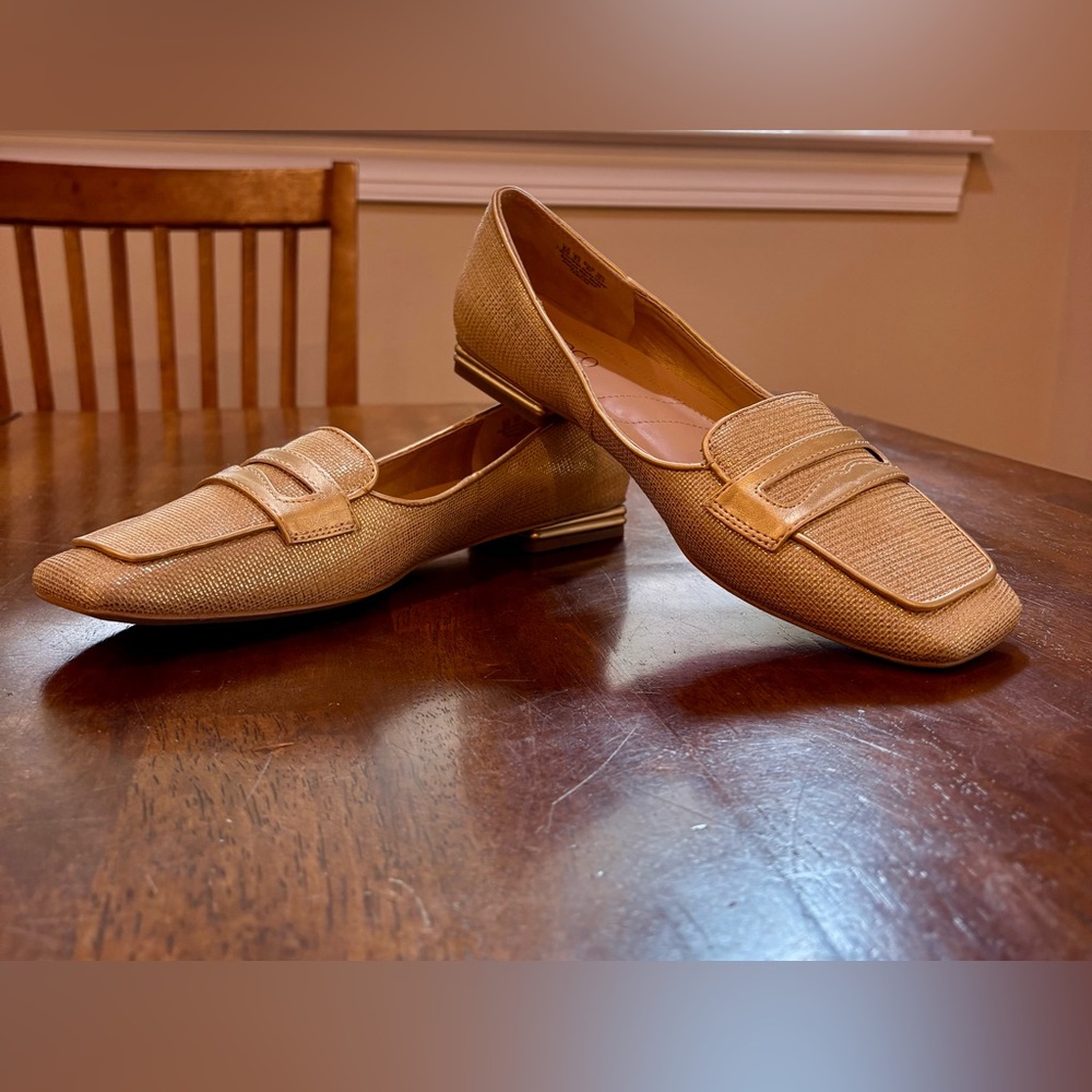 Franco Sarto Gold Loafer Flat - Size: 9 - NWOB - Picture 4 of 7